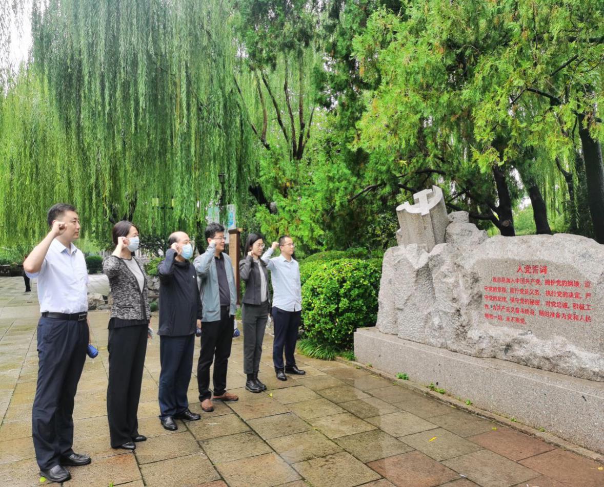 说明: C:\Users\user\Desktop\c7ceda5d257b20dd65e7564e7e3b5ac.jpg